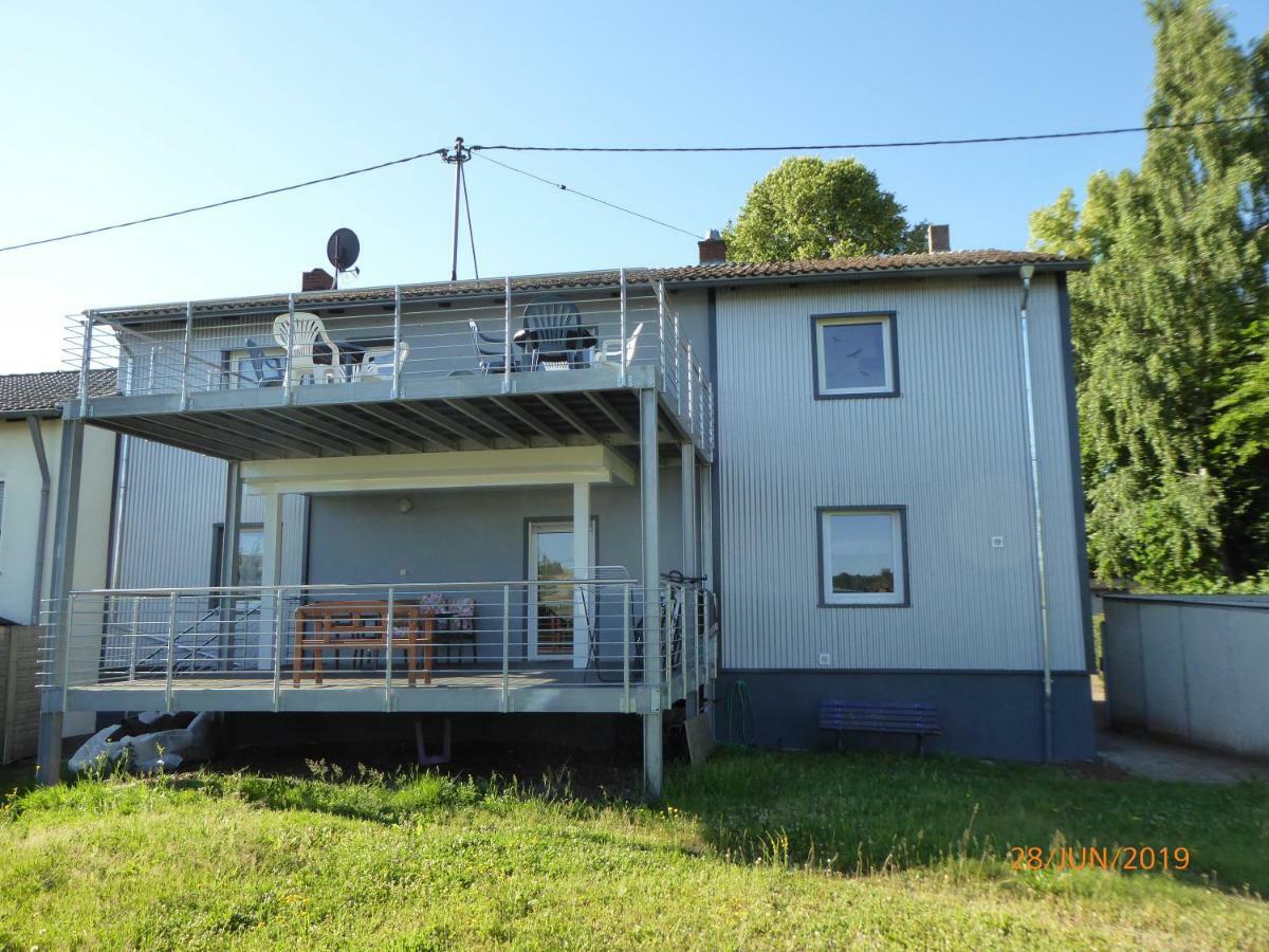"Baerenhaus" Ferienwohnung Путтлинген Экстерьер фото